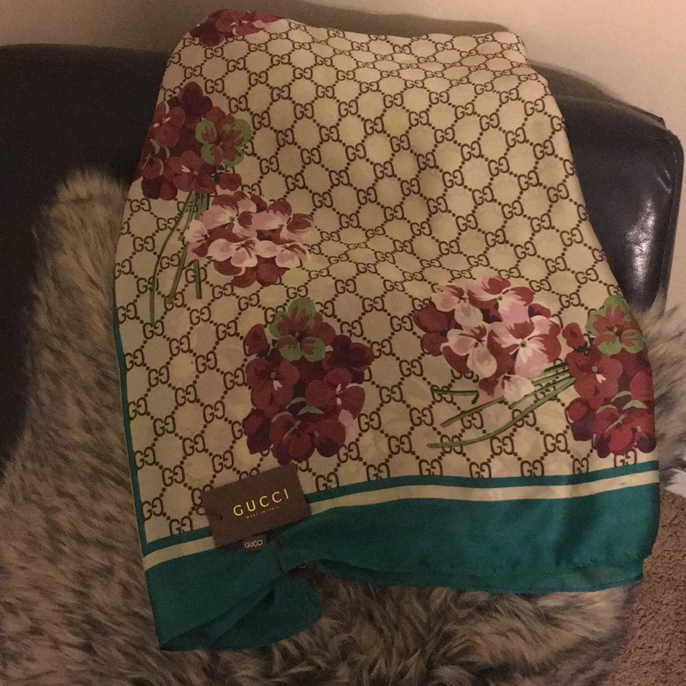 Fashion scarf